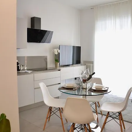 Flats4rent Nikos Apartment Verona